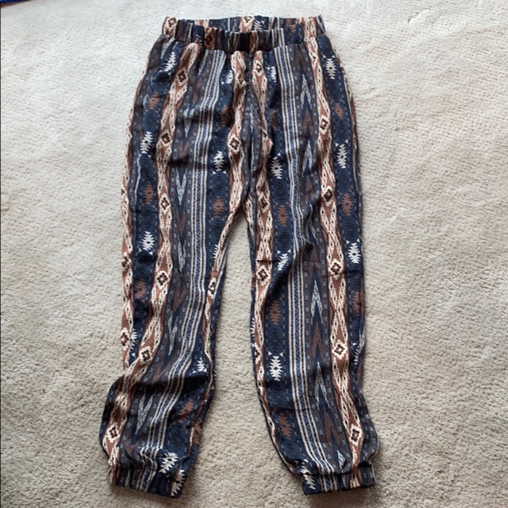 Pattern parachute pants